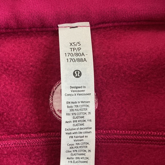 ❤️ Lululemon Scuba Oversized Funnel Neck in Wild Berry NWT Size XS/S - Picture 7 of 8